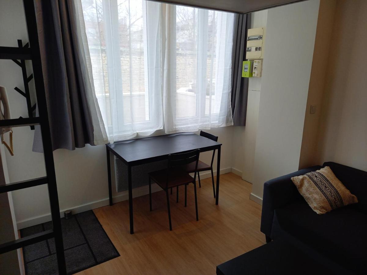 Appartement Avec Terrasse En Résidence Calme à Dijon.