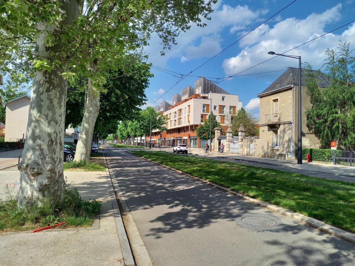 Avec Terrasse En Résidence Calme à Dijon. Appartement *